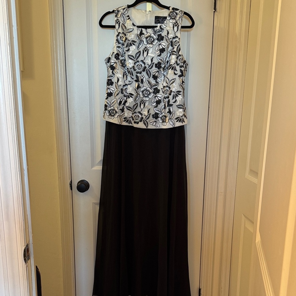 Alex Evenings Black and White Floral Maxi Dress